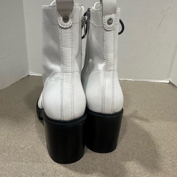 Marc Fisher Lanie White Leather Lace Up Side Zipper Chunky Lug Heel Boots 7.5 M - Picture 7 of 11